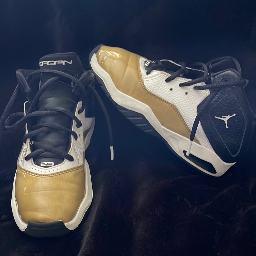 Jordan’s B’loyal boys basketball shoes